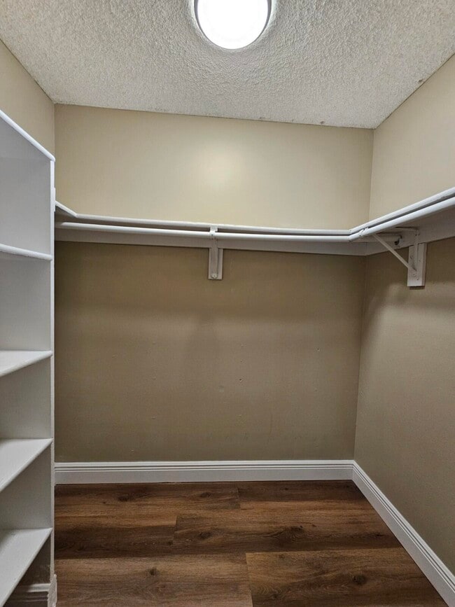 Building Photo - 1850 N Congress Ave