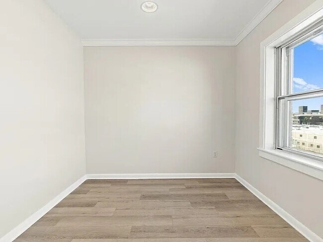 Building Photo - 120 Mountfort St