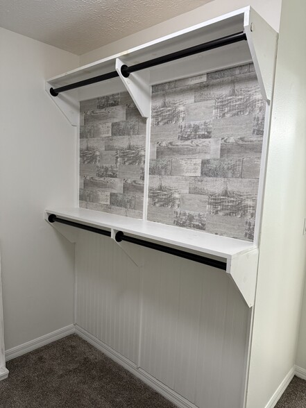 Master closet view 2 - 3601 W Santiago St