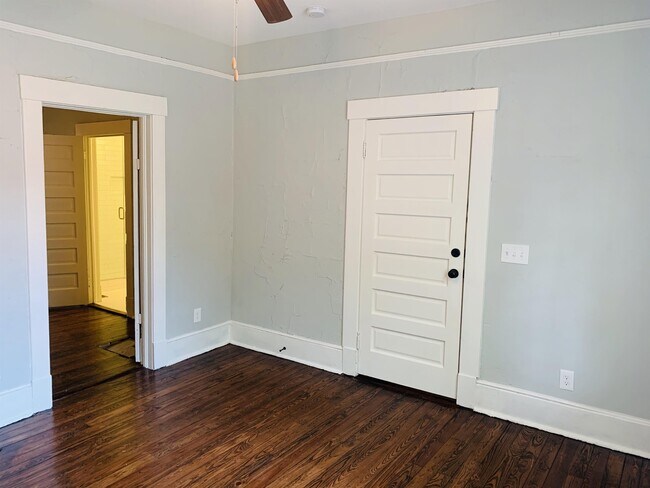 Building Photo - 412 Seiler Ave