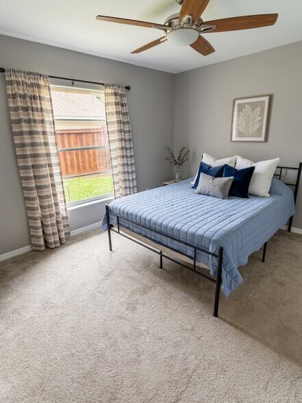 Building Photo - 1547 Spring Ridge Cir