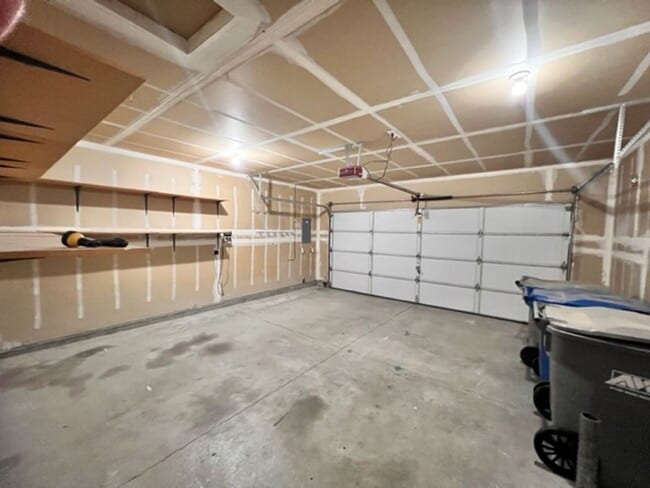Building Photo - 8137 Waterfowl Ave