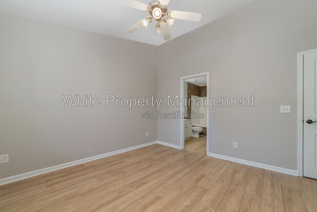 Building Photo - 825 Gentlewinds Ct