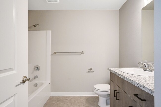 Building Photo - 2Bd/2Ba 2nd Story Apartment Unit - Available Now!