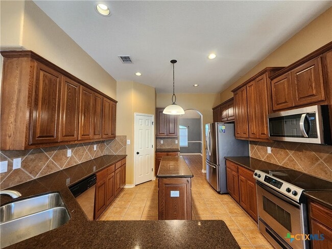 Building Photo - 803 Lodge Creek Dr