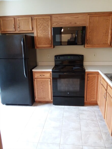 Kitchen - 548 W New Castle St
