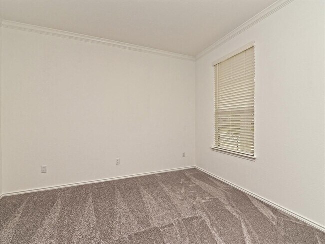 Building Photo - 1625 Holly Lk Dr