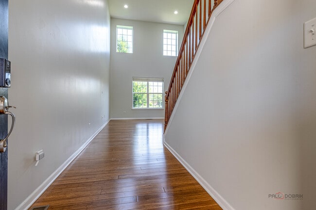 Building Photo - 2659 Dunraven Ave