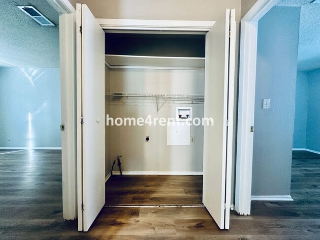 Building Photo - Newer LVP Flooring, Paint and SS Appliance...