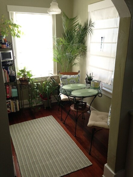 Charming breakfast nook off the kitchen. - 862 Allen Ave