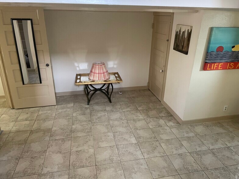 Building Photo - 604 S 1300 E