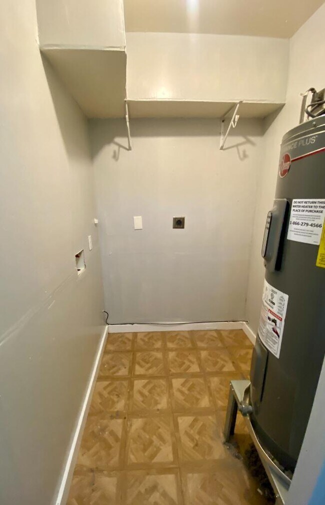 Building Photo - 433 Kayton Ave