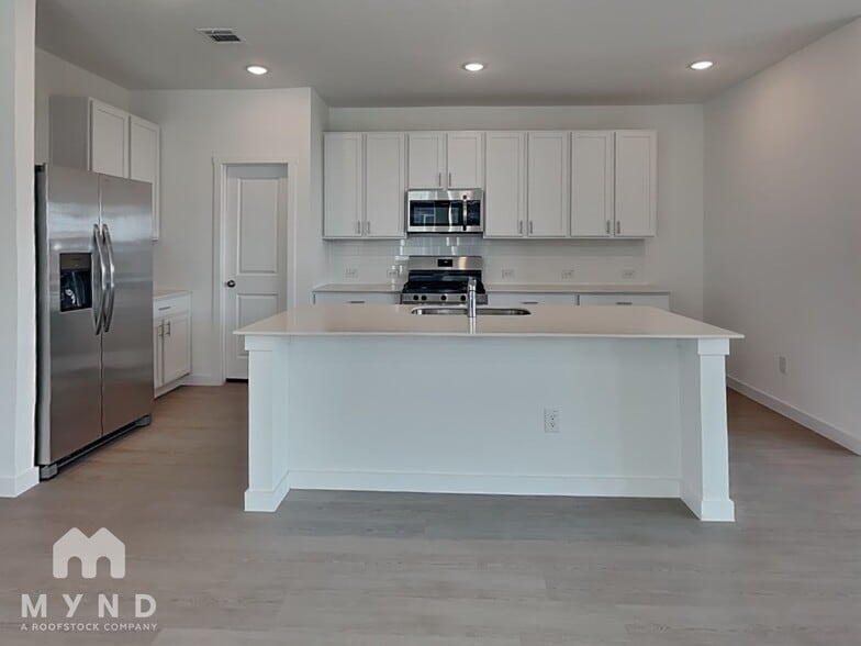 Building Photo - 10632 Ysasmendi Rdg