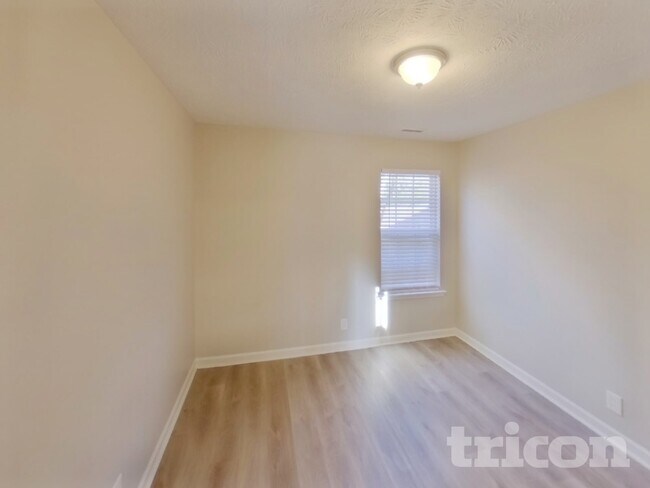 Building Photo - 3415 Hardwood Dr