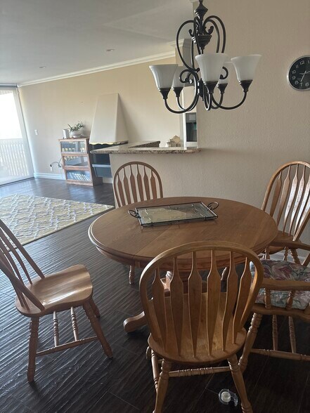 Building Photo - 6526 Ocean Crest Dr