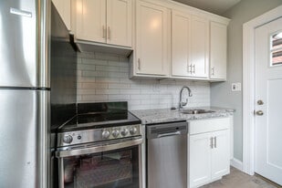 Building Photo - 388 Fairwood Ave