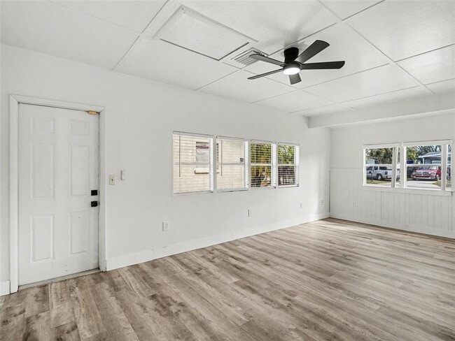 Building Photo - 1207 22nd Ave W
