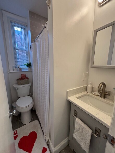 Building Photo - 19 Irving St