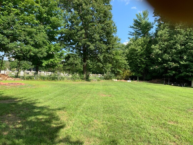 Building Photo - 6 Oakwood Ln