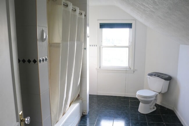 Building Photo - 2596 Highgate Rd