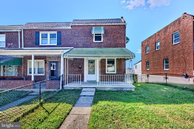 Building Photo - 530 47th St