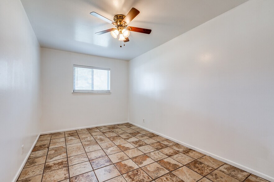 Building Photo - 123 Stardream Dr