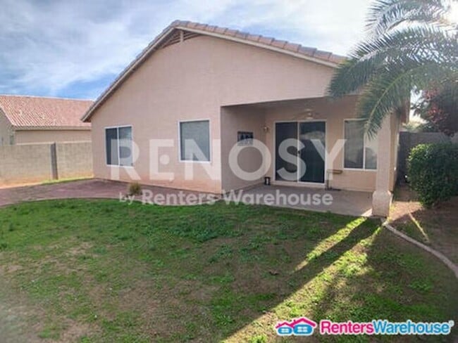 Building Photo - Ideal 3 Br 2 Ba 2 Cg Home Near Loop 303 & Greenway in Surprise!