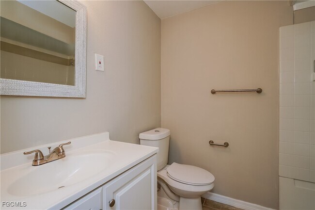 Building Photo - 1219 Thompson Ave