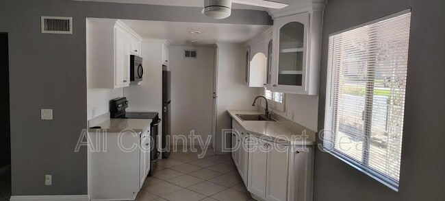 Building Photo - 2525 N Bourbon St