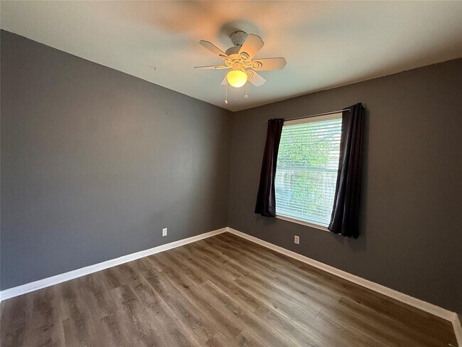 Building Photo - 1505 Muledeer Run