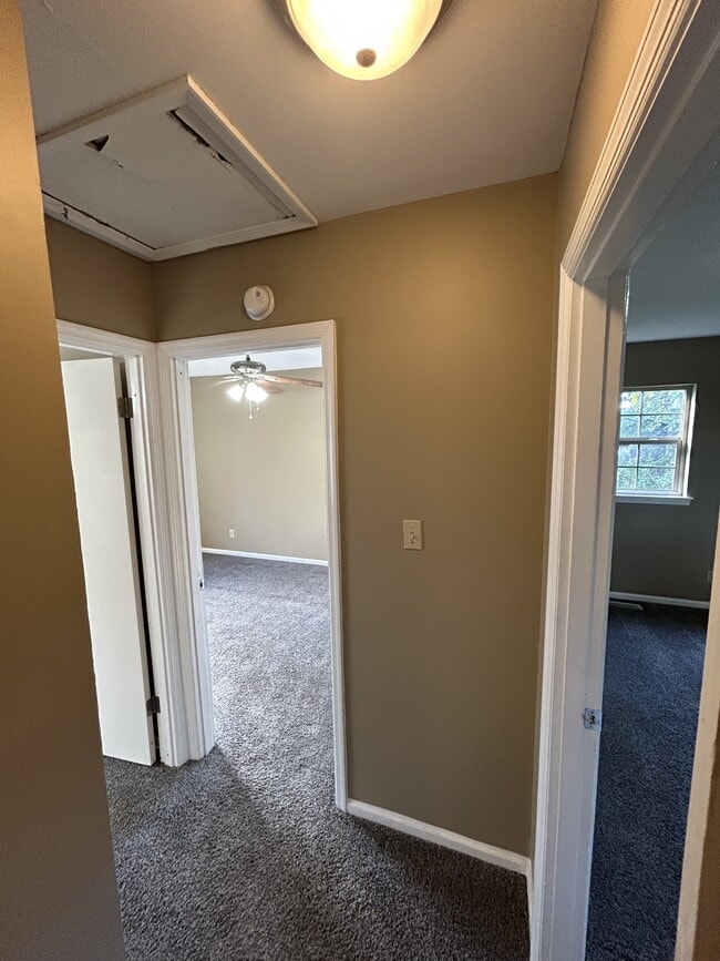 Building Photo - 2117 Ridge Rd