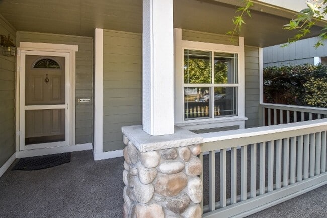 Building Photo - PENDING APPLICATION; Well Maintained 4 BD