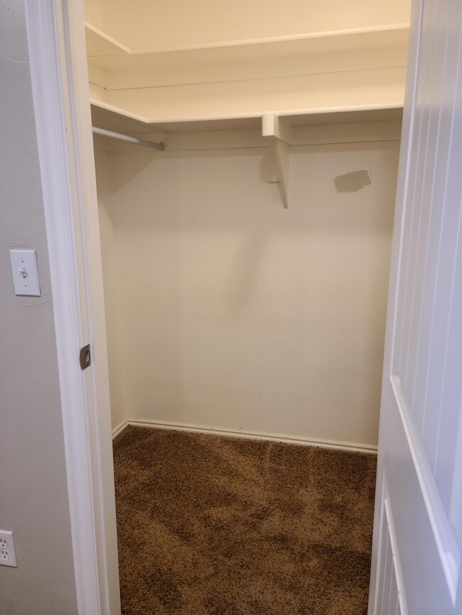 Building Photo - 11526 Equestrian Dr