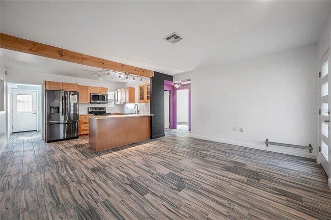 Building Photo - 3811 44th Ave N