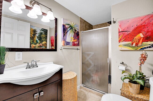 Building Photo - 30573 Sun Creek Dr