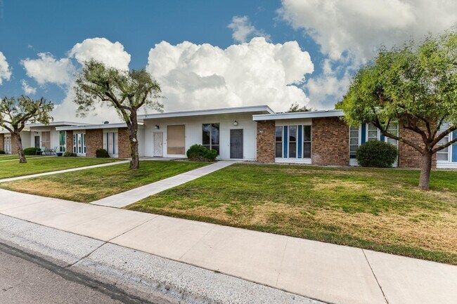 Building Photo - 13066 N 100th Dr