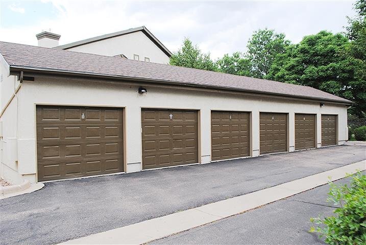 Building Photo - 3880 Riviera Grove