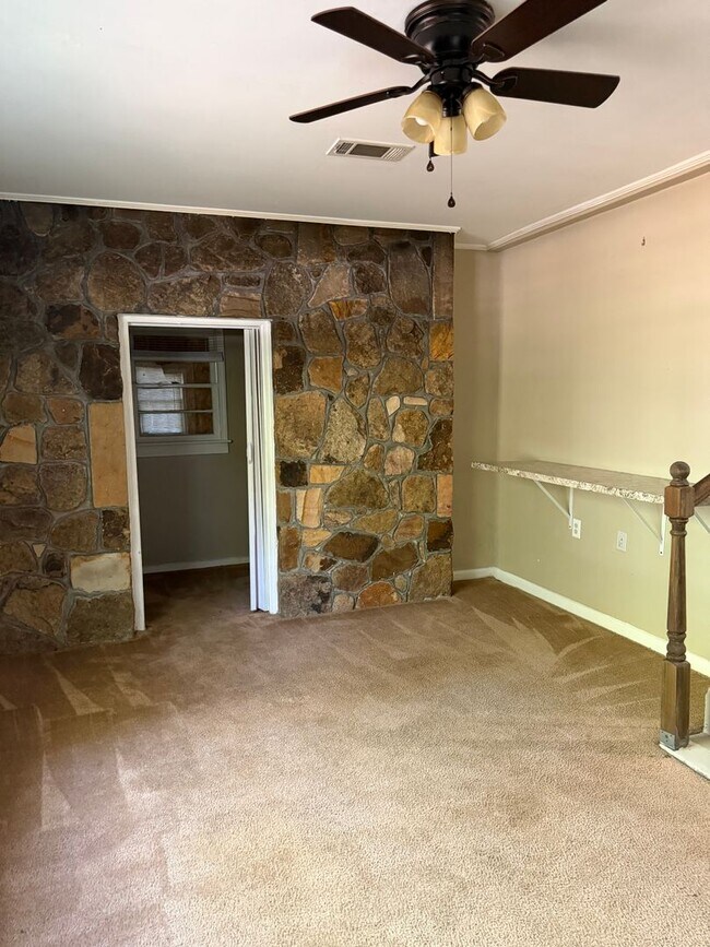 Building Photo - 503 Lake Condy Rd