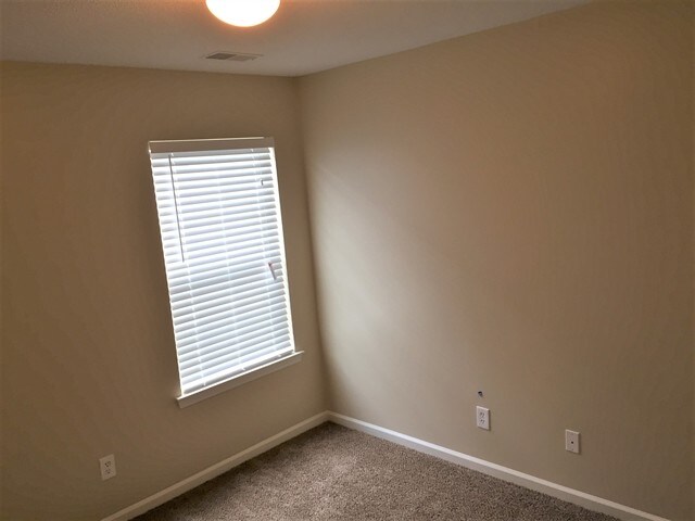 Building Photo - 511 Cypress Cv