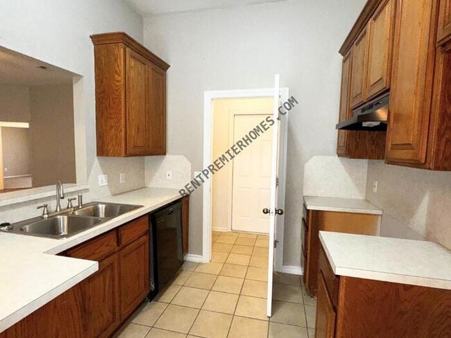Building Photo - 5328 Republic Dr