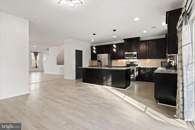 Building Photo - 14766 Malloy Ct