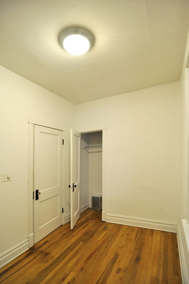 Building Photo - Video Tour- UK Village 2 Bedroom w/Central Heat & A/C. 2 Porches.
