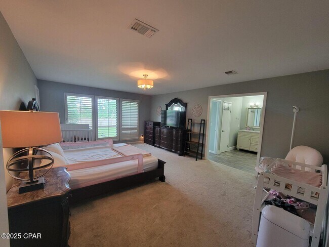 Building Photo - 633 Amberjack Dr