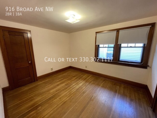 Building Photo - Two bedroom one bathroom duplex for rent