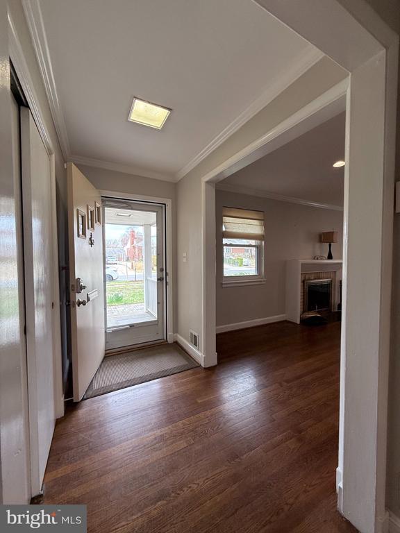 Building Photo - 9709 Saxony Rd