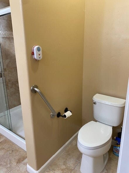 Master Toilet - 1000 Orleans Ct