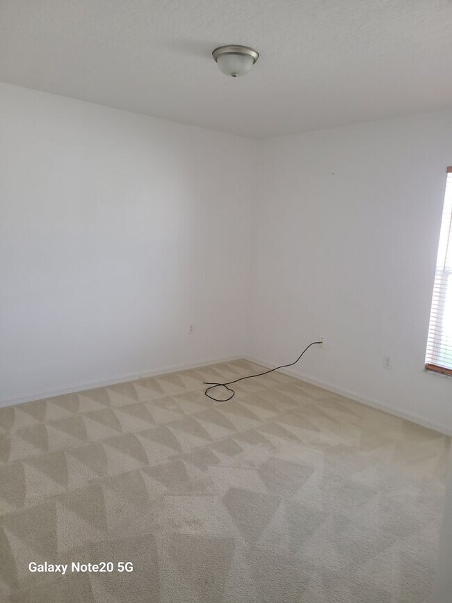 Building Photo - FOR RENT!! CHARMING AND COZY 3 BEDROOM 2 B...