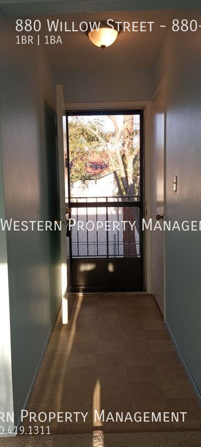 Building Photo - 880 Willow St