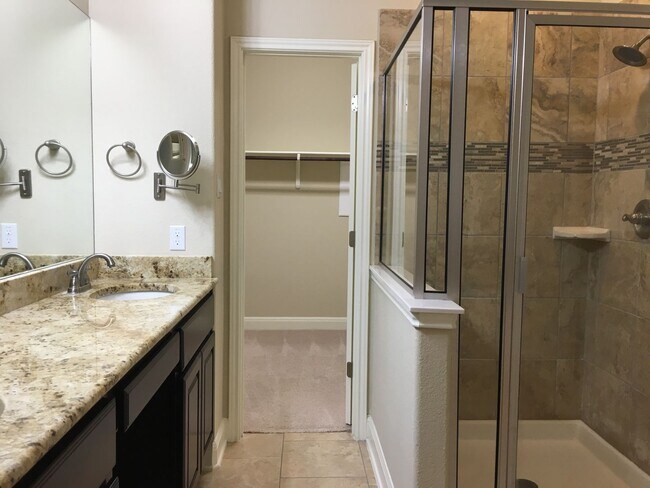 Building Photo - GORGEOUS LARGE 1 STORY IN WHITESTONE OAKS