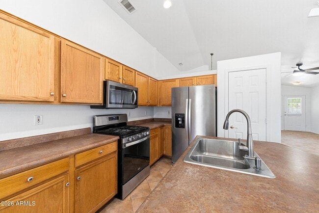 Building Photo - 17534 W Coyote Trail Dr